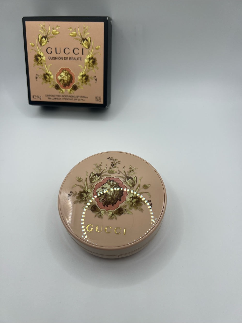 Gucci Cushion de Beauté Compact Foundation - Rose Beige with Gold Accents